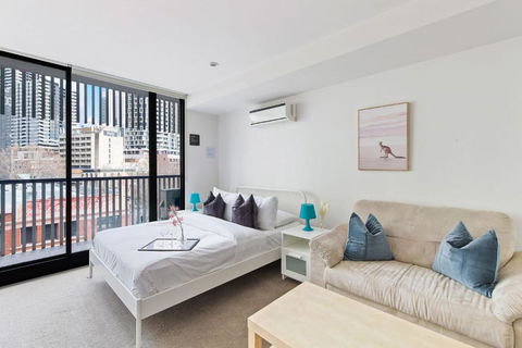 A Chic Studio Only A 4-min Walk To Victoria Market - QLD Tourism 3