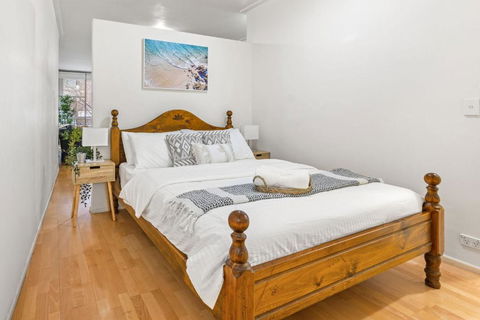 A Chic Studio Right Next To Darling Harbour - QLD Tourism 1