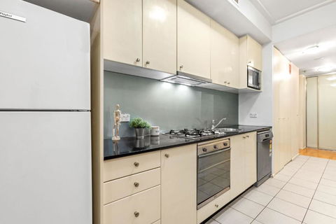 A Chic Studio Right Next To Darling Harbour - QLD Tourism 4