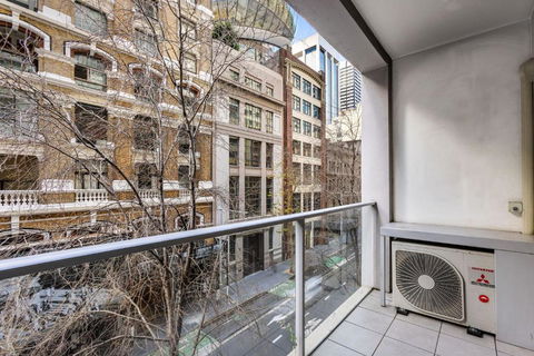 A Chic Studio Right Next To Darling Harbour - QLD Tourism 3