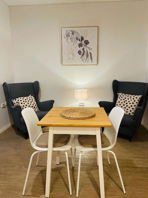 A City Oasis - Full Apartment With Balcony - QLD Tourism 1