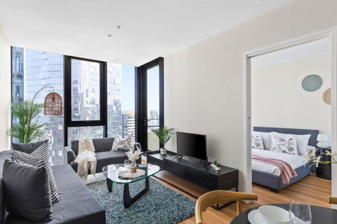 A Cozy 2BR Apt Near Crown With City Skyline Views - Queensland Tourism 0