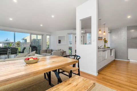 A Perfect Stay - Pelican Point - Queensland Tourism 2