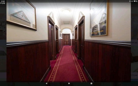 A Quiet King Room With Julia Balcony And Free Parking - Queensland Tourism 4