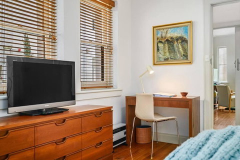 A1 Art Deco 2 Bedroom Apt Sleeps 5 Nimmo1 - Queensland Tourism 4
