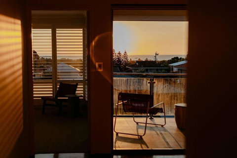 Above The Clouds By St Nicholas - Queensland Tourism 3