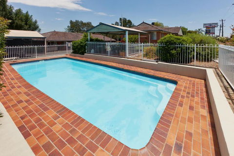 Abraham Lincoln Motel - Queensland Tourism 2