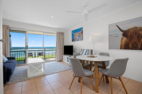 Absolute Beachfront Apartment 9T - Queensland Tourism 0