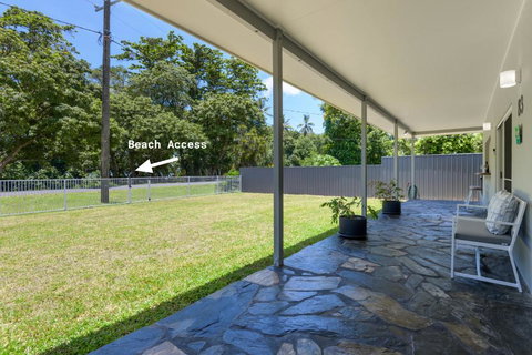 Absolute Beachfront Family Home - Cooya - Queensland Tourism 2