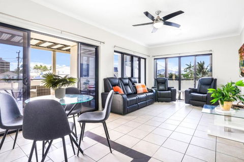 Accent On McLeod - Breezy Outdoor Living - Queensland Tourism 3