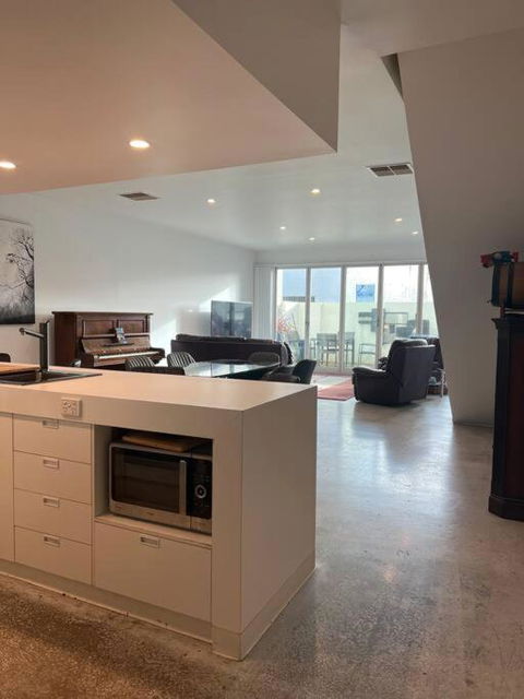 Access To All CBD Has To Offer - Queensland Tourism 4