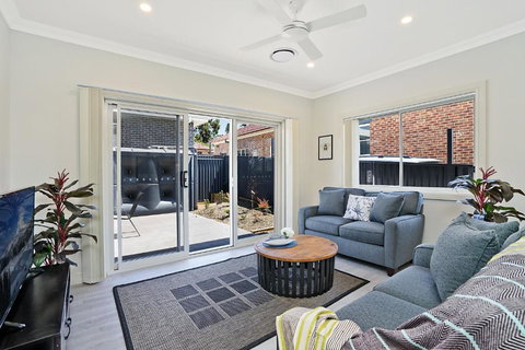 Accommodation Hunter - Adams Street Maitland - Queensland Tourism 4