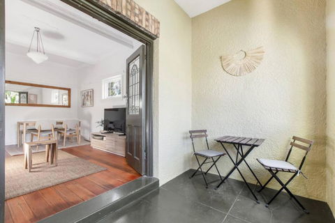 Acland Art Deco - Coastal Chic By St Kilda Beach - Queensland Tourism 1