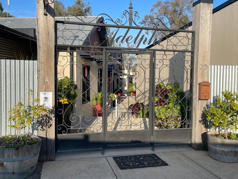 Adelphi Apartments 1 Or 1A - Queensland Tourism 1