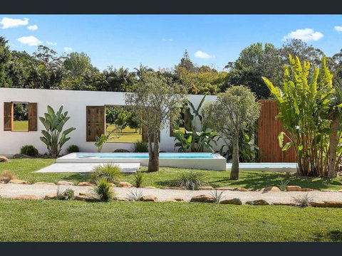 Adora Villa - Queensland Tourism 1