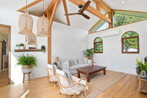 Adora Villa - Queensland Tourism 4