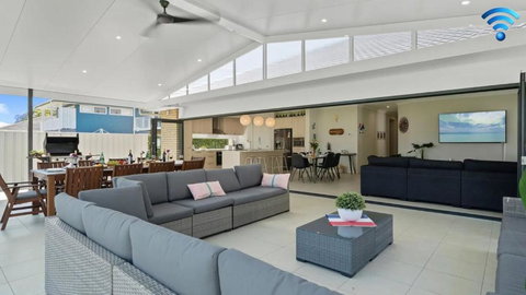 Adriatic Beach House - Queensland Tourism 0