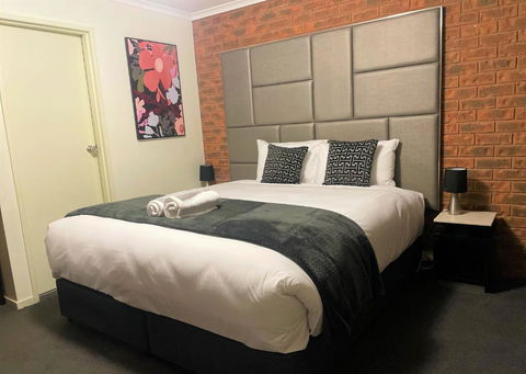 Advance Motel - Queensland Tourism 4