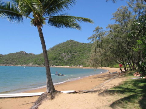 AFFORDABLE ISLAND ESCAPE! Queen Studio, Nelly Bay - Queensland Tourism 4