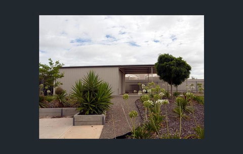 Agape Holiday Home With Pool Table ,NBN Internet - Queensland Tourism 1