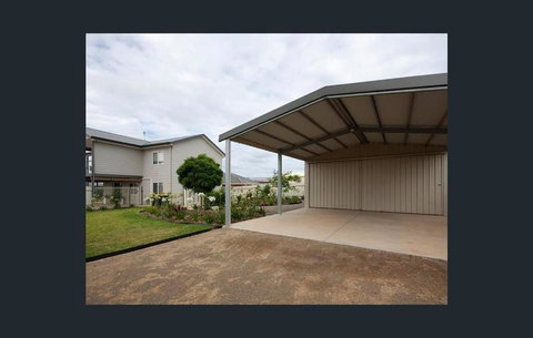 Agape Holiday Home With Pool Table ,NBN Internet - Queensland Tourism 2