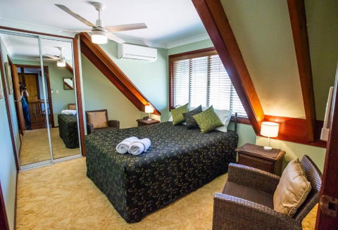 Ainslie Manor Bed And Breakfast - QLD Tourism 2