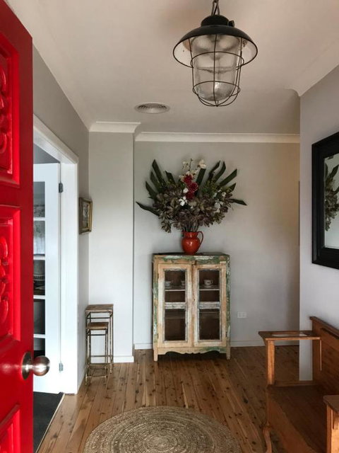 A House With A View, Molong. NSW - Queensland Tourism 1