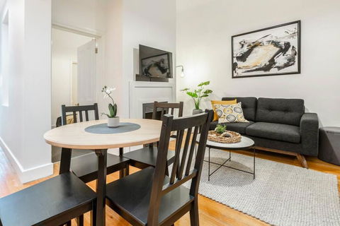A Carlton Classic - Quaint Inner-City Getaway - QLD Tourism 0