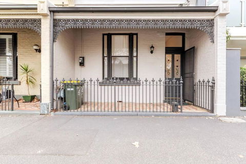 A Carlton Classic - Quaint Inner-City Getaway - QLD Tourism 4