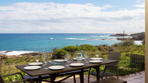 Absolute Oceanfront Portovenere - Queensland Tourism 0