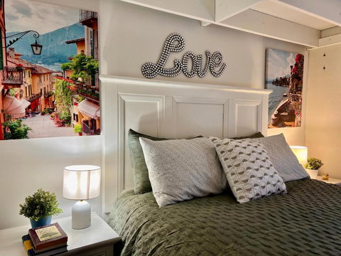 Affordable Luxury Room - Queensland Tourism 2