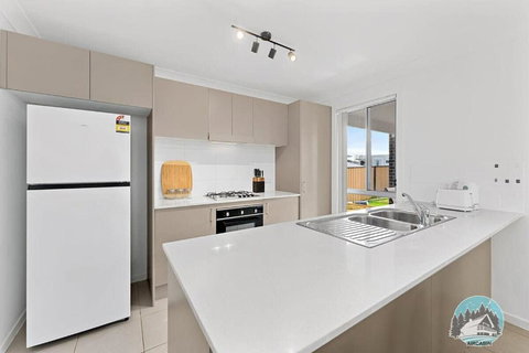 Aircabin - Edmondson Park - 4 Beds Compy House - Queensland Tourism 4