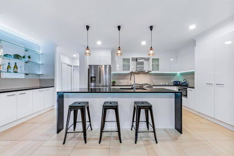 Airlie Beach Home - Queensland Tourism 0