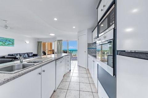 Airlie Ocean Paradise - Queensland Tourism 4