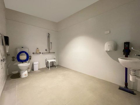 Airone Capsule Hotel - Queensland Tourism 3