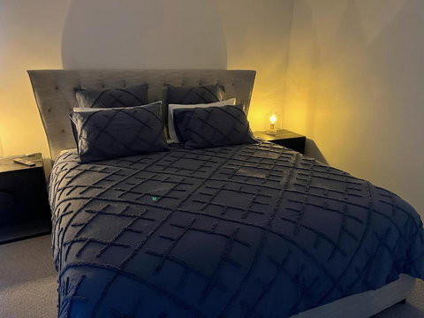 AKS Honeysuckle - Queensland Tourism 4