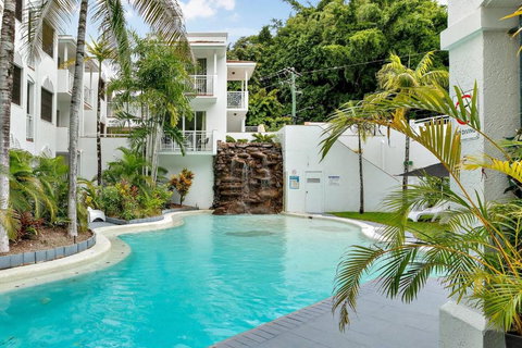 Alassio Poolside Resort - Palm Cove Beachfront Oasis - Queensland Tourism 0