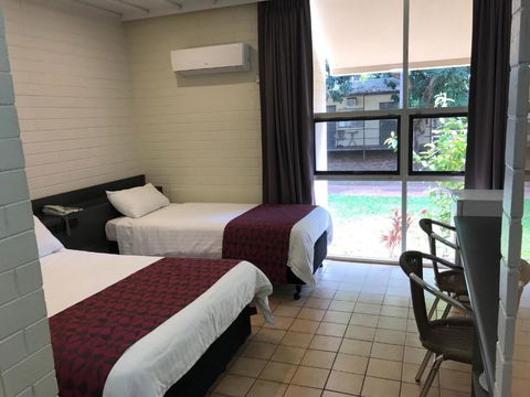Albatross Bay Resort - Queensland Tourism 0