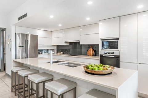 Alex Beach House - Queensland Tourism 2