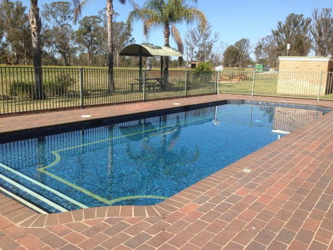 Alexander The Great Motel - Queensland Tourism 2