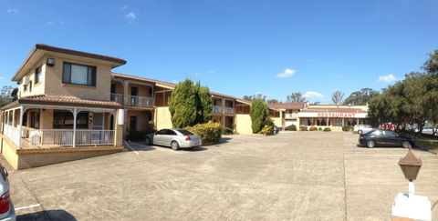 Alexander The Great Motel - Queensland Tourism 1