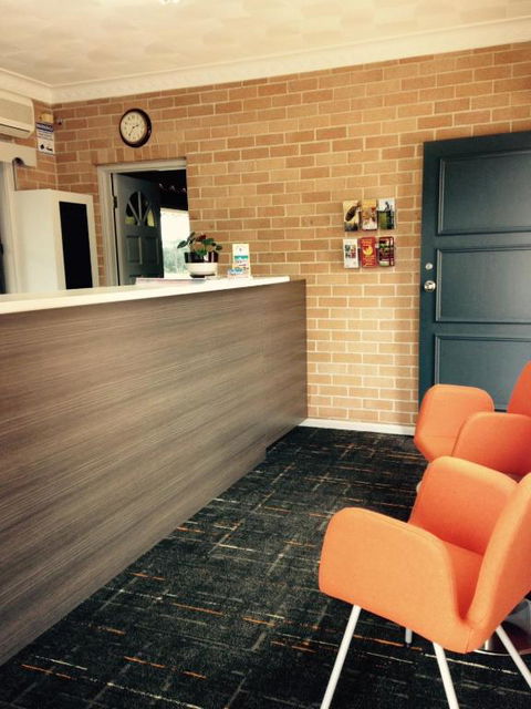 Alexander The Great Motel - Queensland Tourism 3
