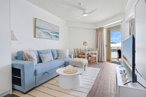 Alexandra Beach Resort Couples Escape - CoastHM - Queensland Tourism 1