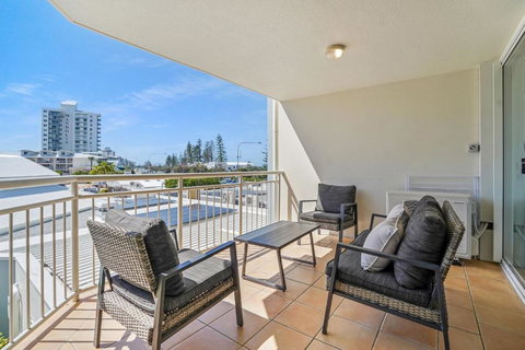 Alexandra Beach Resort Couples Escape - CoastHM - Queensland Tourism 2