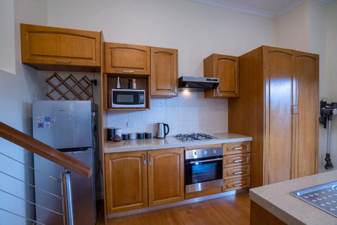 Alfies On Albert Daylesford - Queensland Tourism 3