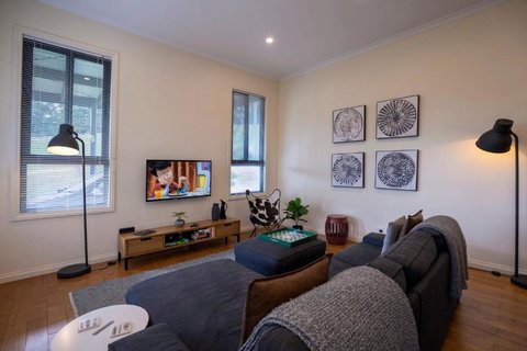 Alfies On Albert Daylesford - Queensland Tourism 0