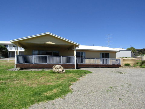 All Decked Out In Turton - Queensland Tourism 0