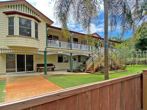 ALLA MARE - Queensland Tourism 1