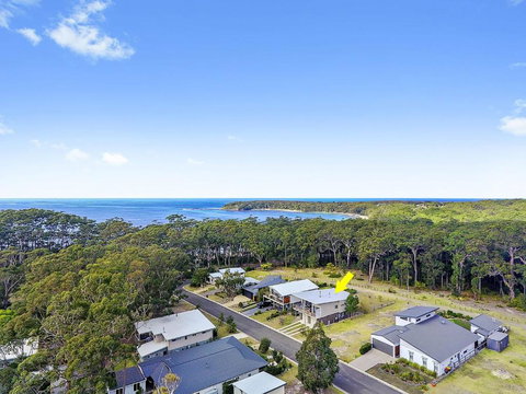 Allawah Beach House - Queensland Tourism 1