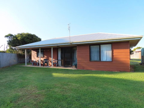 Allestree Holiday Units - Queensland Tourism 4